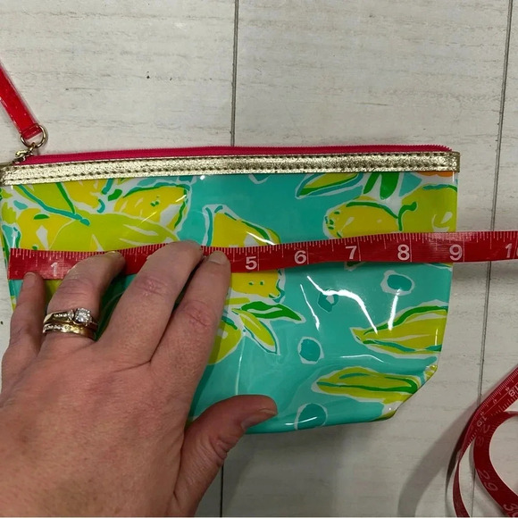 NWOT Lilly Pulitzer For Estee Lauder Makeup Travel Zip Bag Waterproof Case Aqua - Picture 6 of 7